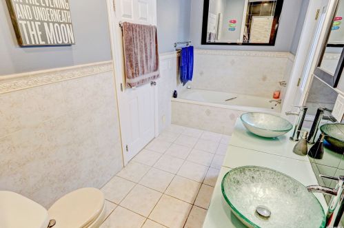 95 Midway St, Babylon NY  11702-4311 exterior