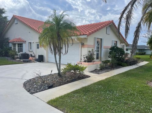 926 35th Ct, Boynton Beach, FL 33435-8518