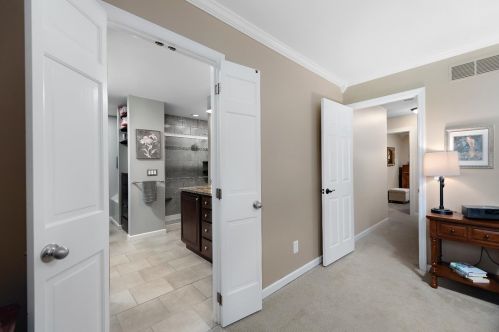 7012 Butterwood Dr, Cincinnati, OH 45241-1035