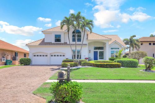 911 Moon Ct, Marco Island, FL 34145-3540