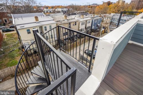 1111 Holbrook Ter, Washington DC 20002-2704 exterior