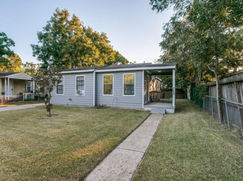 1200 11th St, Texas City, TX 77590-5822