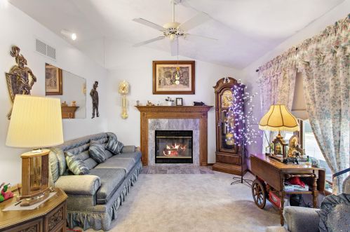 707 Steeple View Rd, West Bend, WI 53095-9589