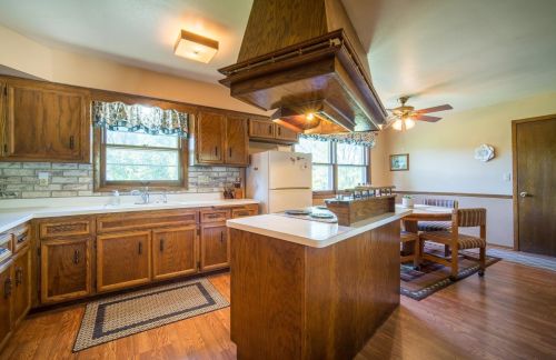 1139 Lakehaven Ct, West Bend, WI 53090-9065