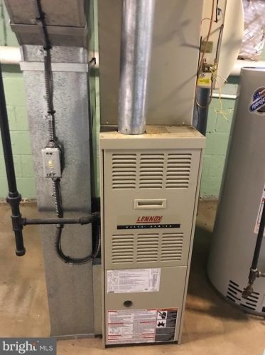 310 Maple Ave, Southampton PA  18966-3236 exterior