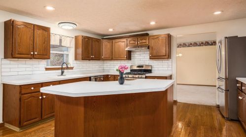 550 Spring Valley Dr, Zanesville OH  43701-0805 exterior