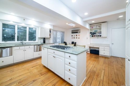 15 Fenimore Rd, New Rochelle NY  10804-2103 exterior
