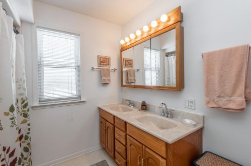 6881 91, Milwaukee WI 53224-4712 exterior