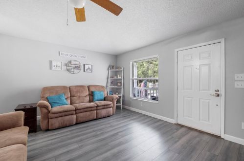 1244 Center Ave, Tarpon Springs, FL 34689-6956