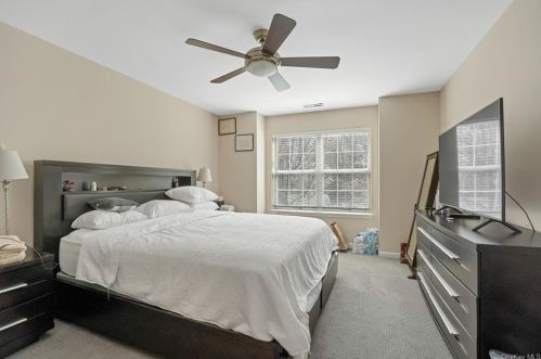 118 Hitching Post Ln, Yorktown Hgts NY  10598-2833 exterior