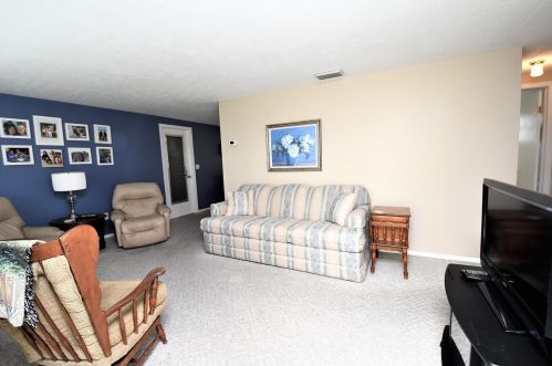 4031 Reggie Dr, Tarpon Springs FL  34691-3547 exterior