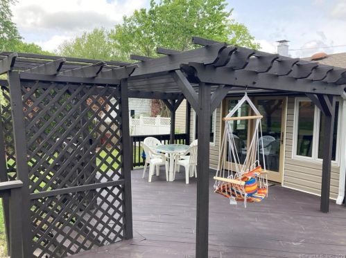 70 Great Plain Rd, Norwich CT  06360-6531 exterior