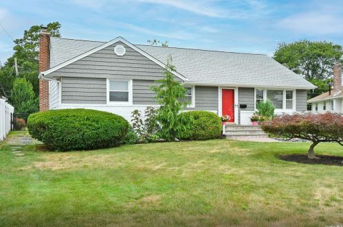 3767 Whitebirch Ct, North Wantagh, NY 11793-1603