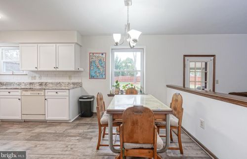 5 Stonegate Ct, Blenheim NJ  08012-5356 exterior