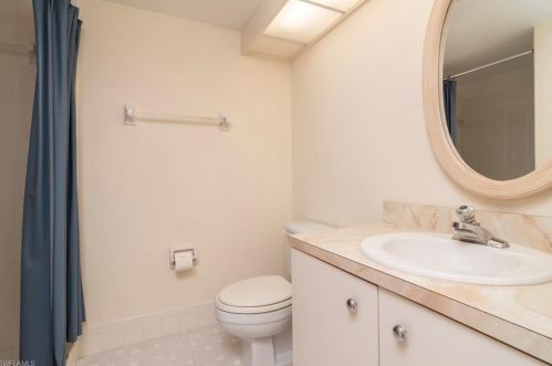 375 8th Ave, Naples FL  34102-6842 exterior
