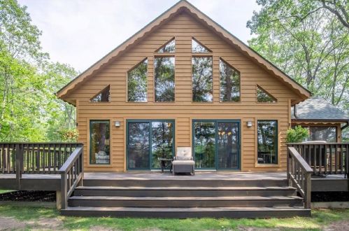 16119 Musky Point Dr, Stone Lake, WI 54876-8025