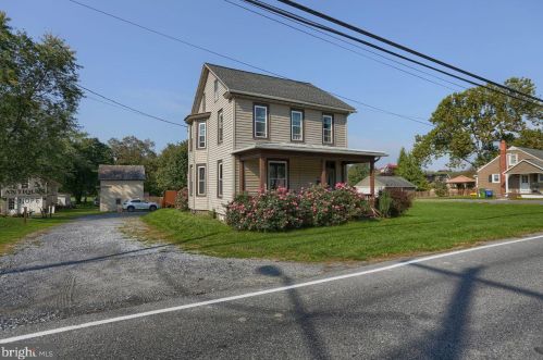 414 Hanover St, Swatara, PA 17033-2429
