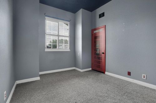 613 Tahoe St, Manteca CA  95337-6860 exterior