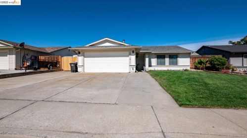 4901 Dawson Dr, Oakley, CA 94561-1914
