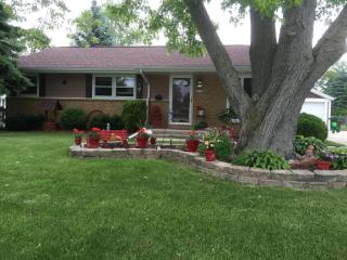 3117 Elderberry Rd, Racine, WI 53402-1123
