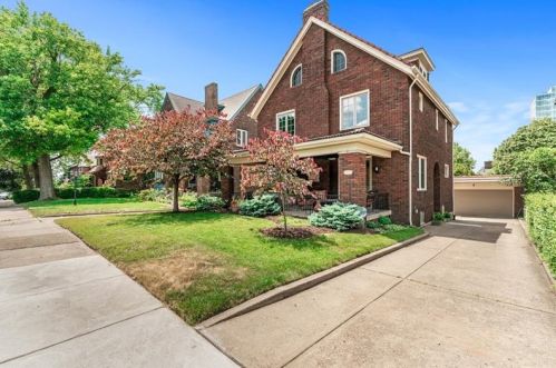 1445 Greystone Dr, Pittsburgh, PA 15206-1157
