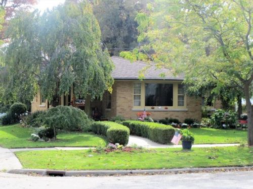 4203 Wilson Rd, Kenosha, WI 53142-3266
