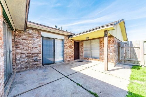 10424 Belfast Rd, Morgans Point TX  77571-4208 exterior