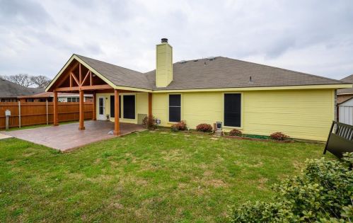913 Jeffrey Dr, Denton TX  76208-6425 exterior