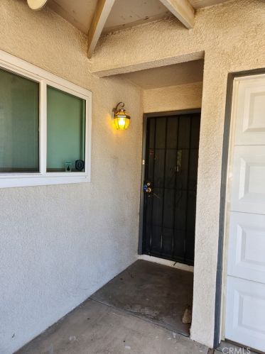15774 La Cubre Dr, Victorville, CA 92394-2129