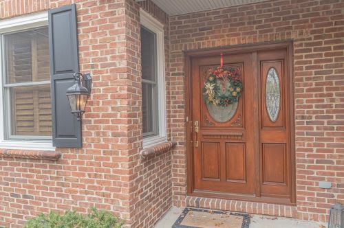860 Windsor Green Dr, Covington, KY 41017-1396