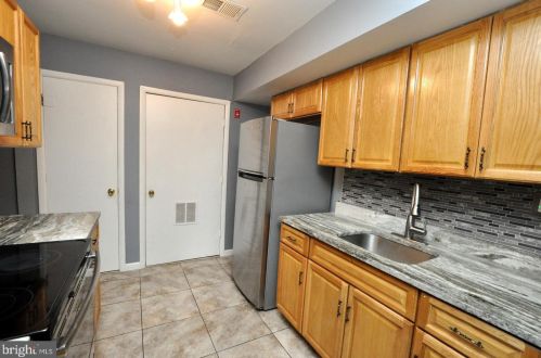 4 Longbow Ct, Erial NJ  08081-1933 exterior