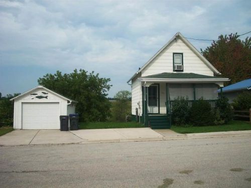 301 Haney Ave, Rio Creek, WI 54201-1615