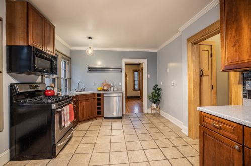 3491 Maryland Ave, Milwaukee WI 53211-3751 exterior