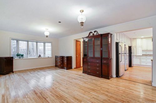 80 Donnybrook Rd, Scarsdale NY  10583-6704 exterior