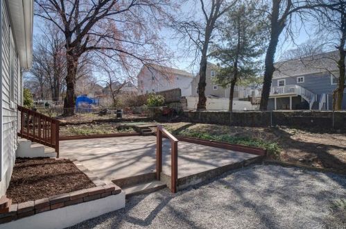 139 Pitt St, Bridgeport CT  06606-2939 exterior