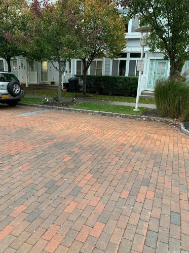 76-05 Aquatic Dr, Far Rockaway, NY 11693-2013