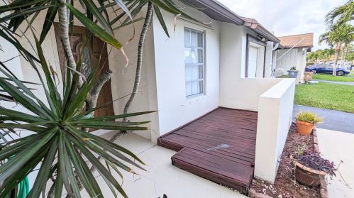 15697 Bottlebrush Cir, Delray Beach FL  33484-5512 exterior