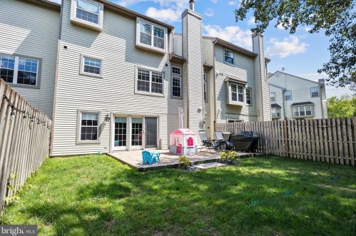 144 Sandhurst Dr, Mount Laurel NJ  08054-6213 exterior