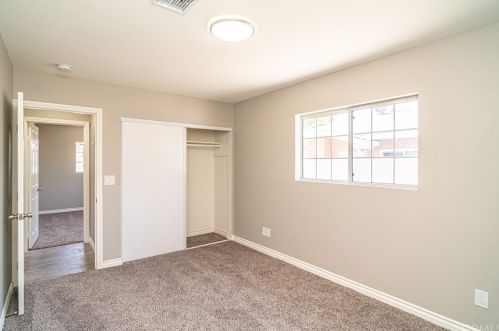 5477 Myrtle Ave, Long Beach CA 90807-2440 exterior