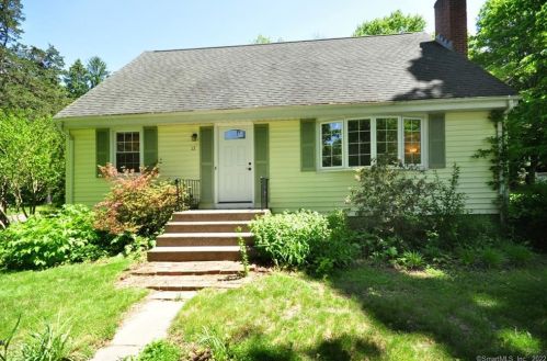 17 Barn Hill Rd, Bloomfield, CT 06002-1239