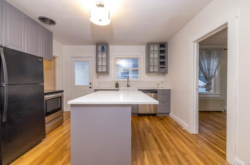 87 Geer Ave, Norwich CT  06360-6831 exterior