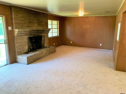 202 Hillside Dr, Athens, TX 75751-3607