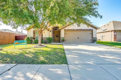 901 Silverthorne Dr, Burleson, TX 76028-9412