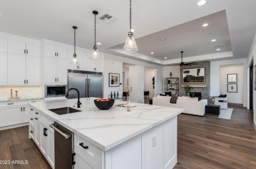 4028 Avalon Dr, Phoenix AZ  85018-7106 exterior