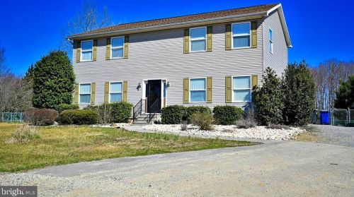 3900 Wrangle Hill Rd, Bear, DE 19701-1916
