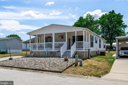 243 Tony Cir, West Deptford, NJ 08051-1949