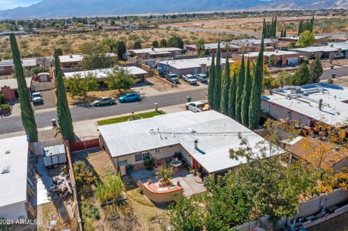 2067 Santa Teresa Dr, Sierra Vista, AZ 85635-3357