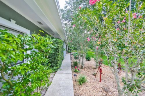 820 Crenshaw Lake Rd, Lutz FL  33548-8129 exterior