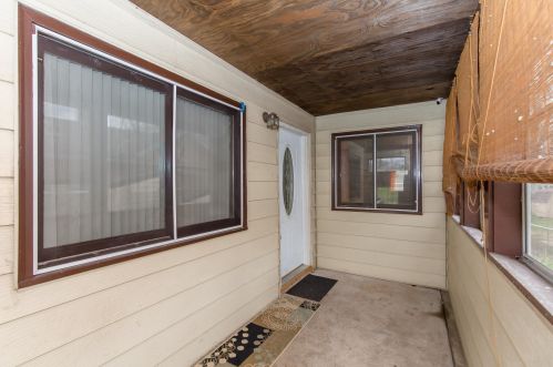 469 Cypress St, Saint Paul, MN 55106-5634