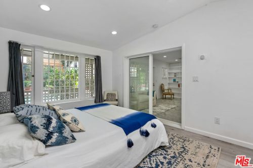 11945 Addison St, North Hollywood CA  91607-3157 exterior